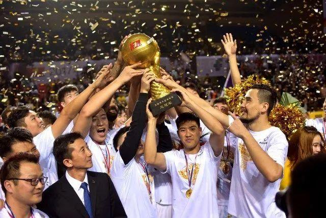 ESPN解说员就詹姆斯与恩比德传闻公开致歉